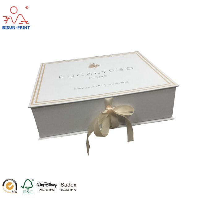 Folding paper gift box