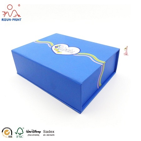 Cardboard gift box